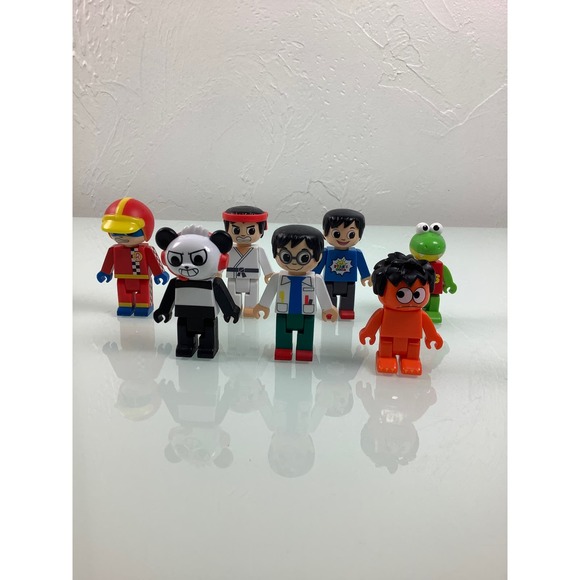 Ryans World Collectible Figure set bundle of 7 EUC - Picture 6 of 12